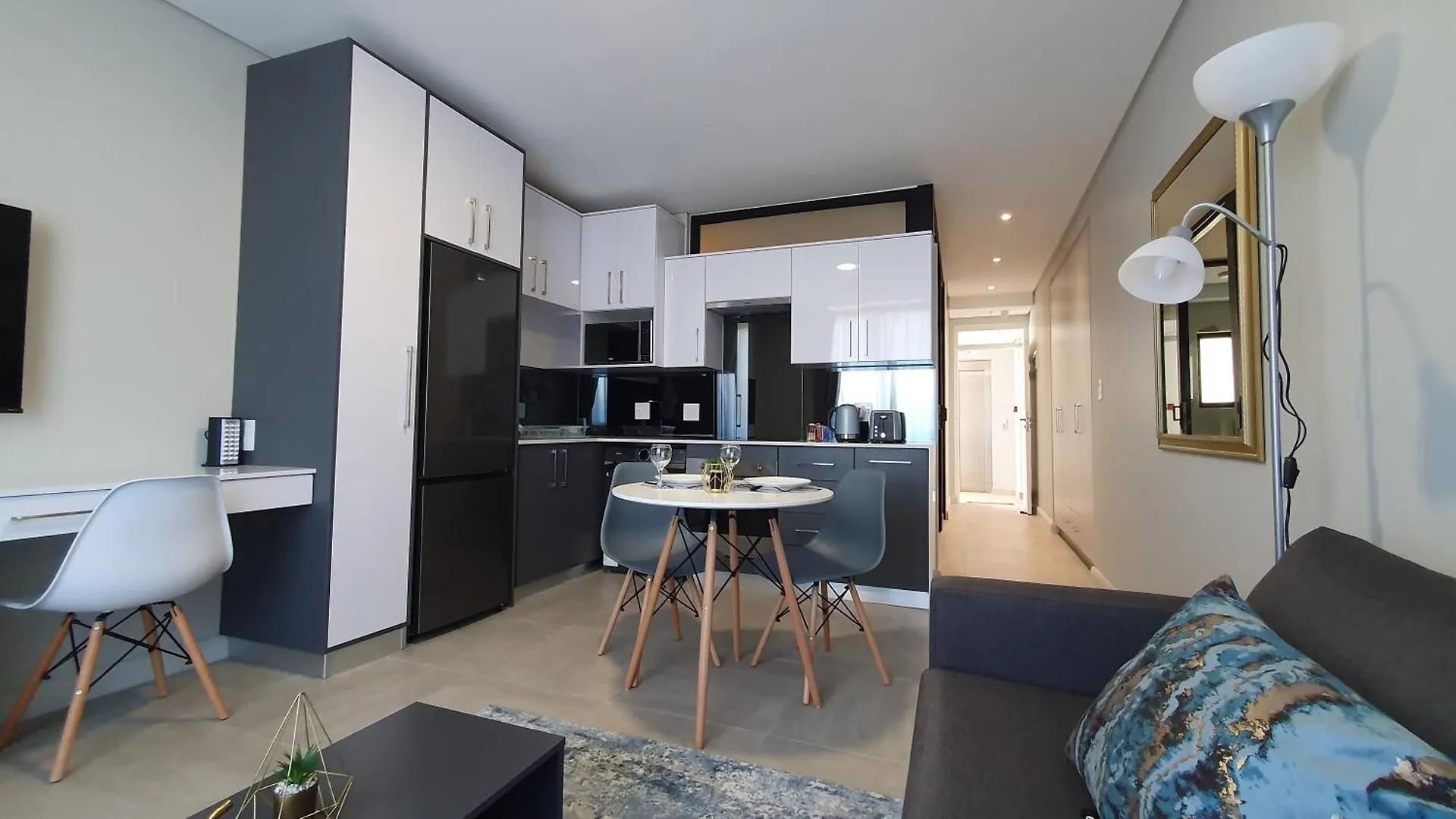 The Paramount And The Supreme At Bellamare Port Elizabeth Apartment
